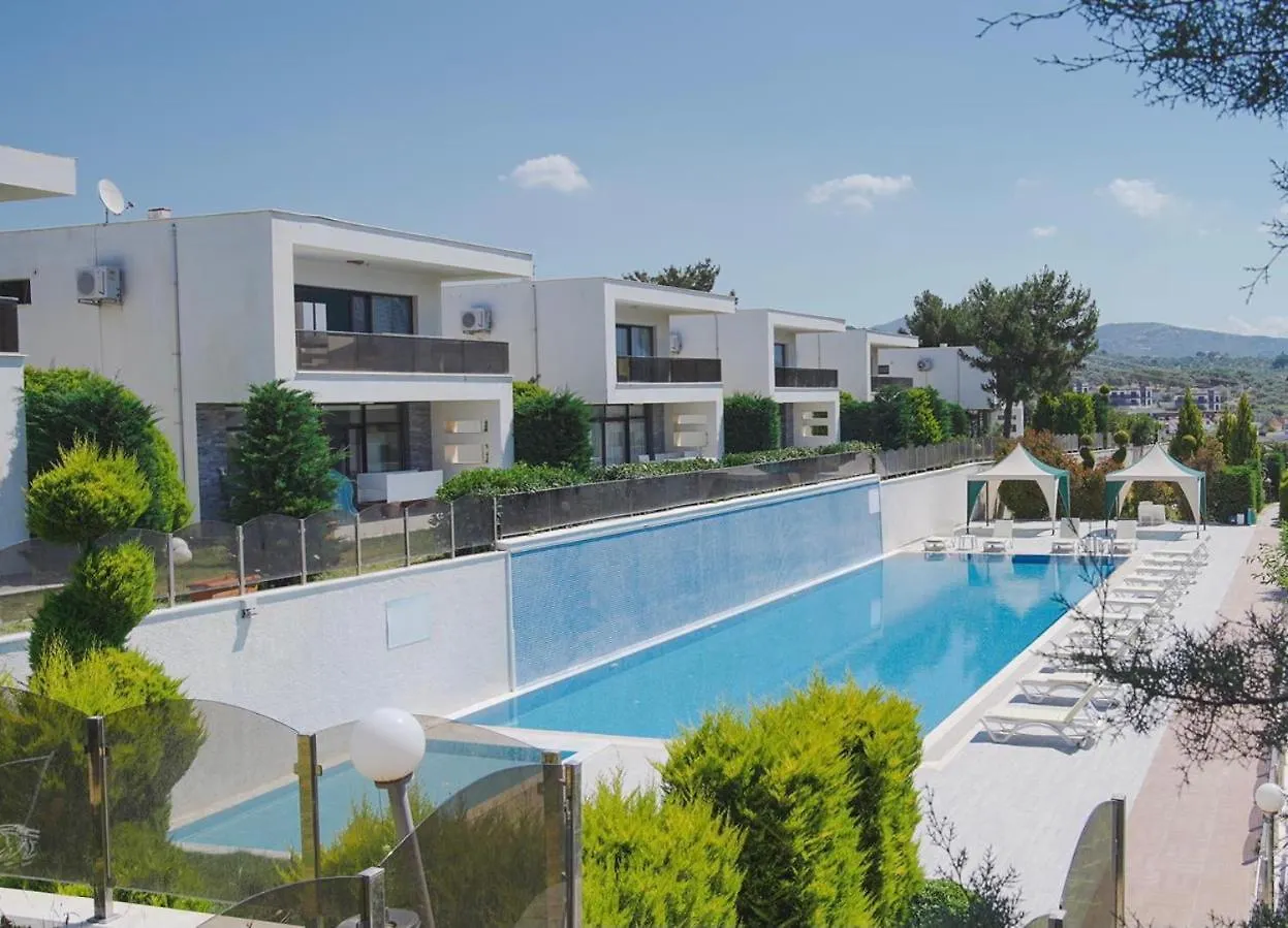 Bahceli Luex Villa Kuşadası 0*,